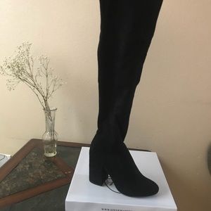 🆕 Steve Madden above the knee boots 🖤